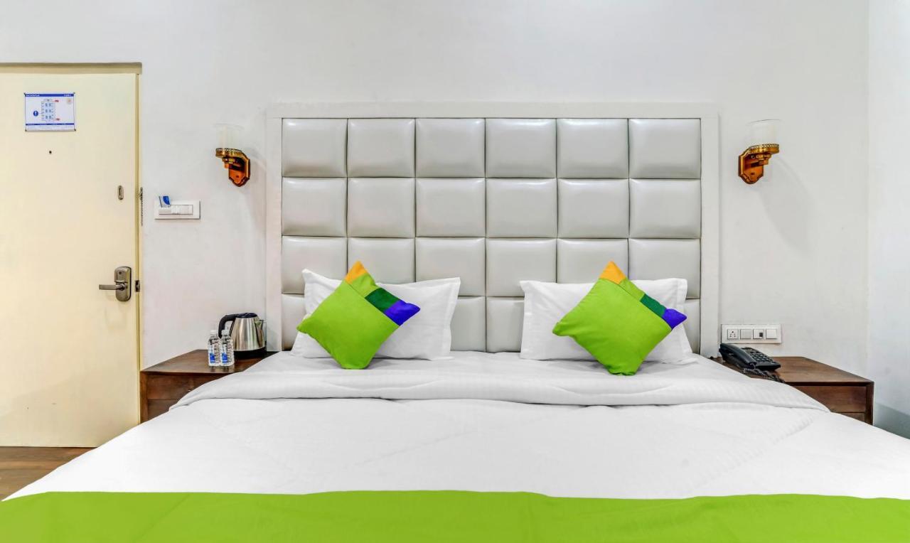 Hotel Hinduja Mehrangarh Fort ジョードプル エクステリア 写真