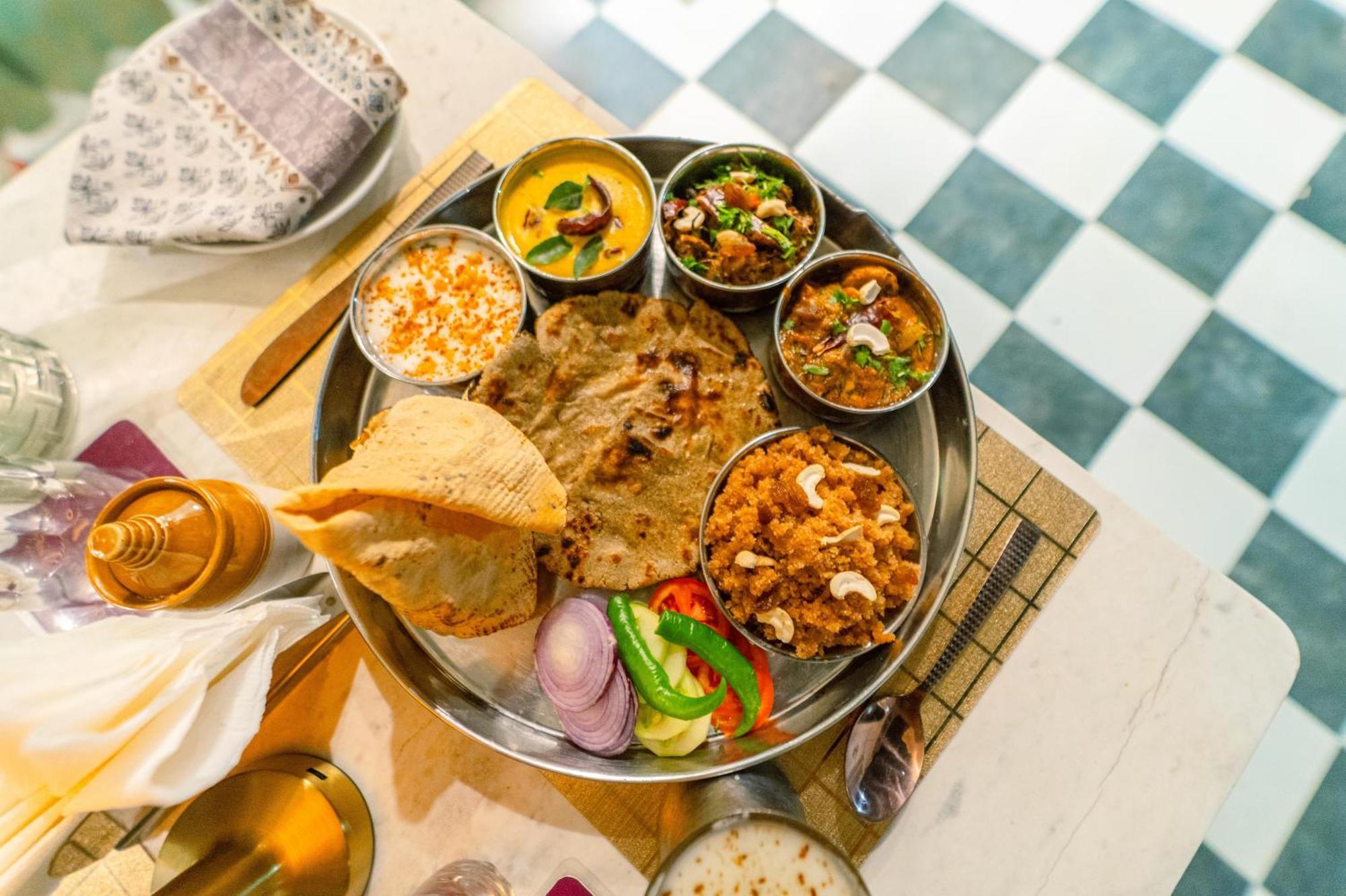 Hotel Hinduja Mehrangarh Fort ジョードプル エクステリア 写真