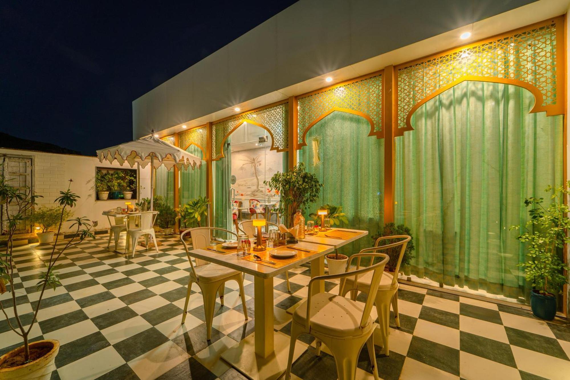 Hotel Hinduja Mehrangarh Fort ジョードプル エクステリア 写真